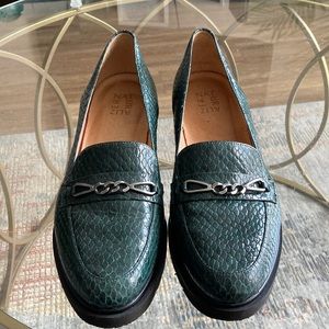 Never worn size 11 loafer